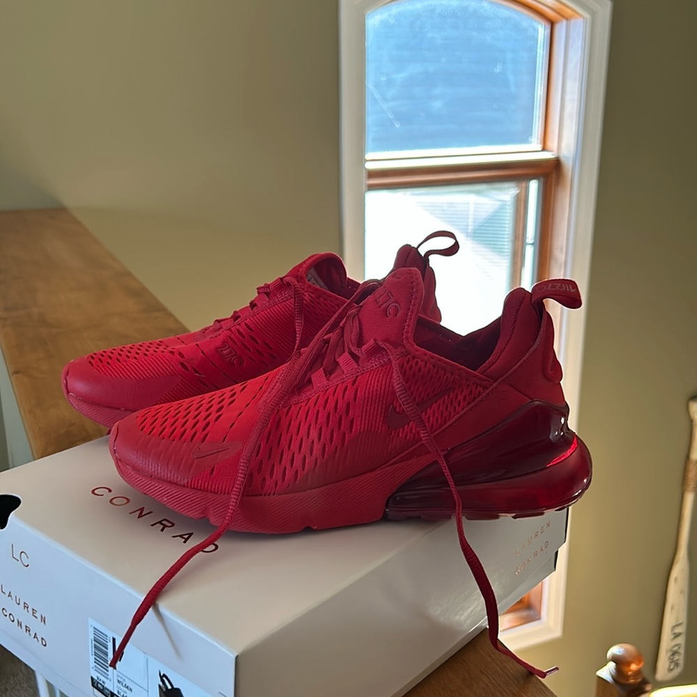 Nike Air Max 270 6Y.